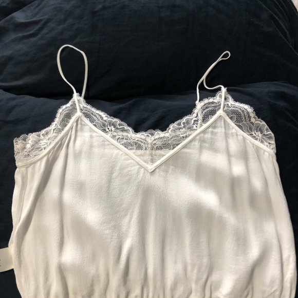 2 for 40$ - Wilfred White Tank Top - Picture 9 of 10